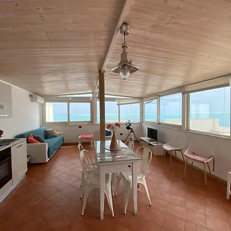 Con Terrazzo Sul Mare Teocle Apartmán *