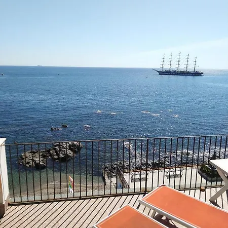 Con Terrazzo Sul Mare Teocle Giardini-Naxos