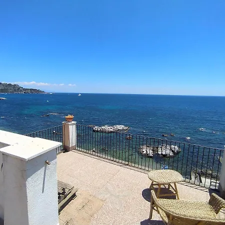 Con Terrazzo Sul Mare Teocle 公寓