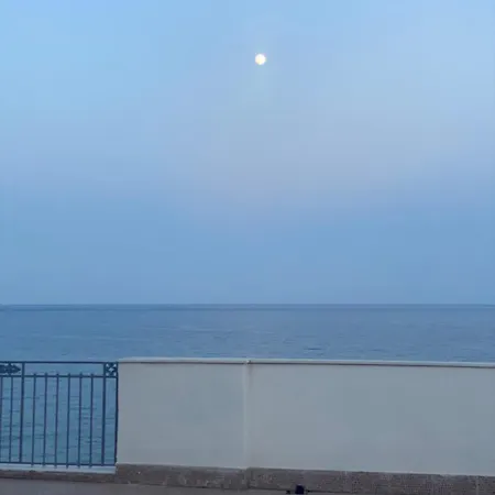 Appartamento Con Terrazzo Sul Mare Teocle