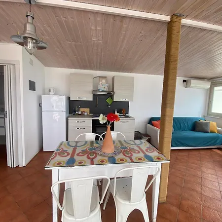 Con Terrazzo Sul Mare Teocle アパート *