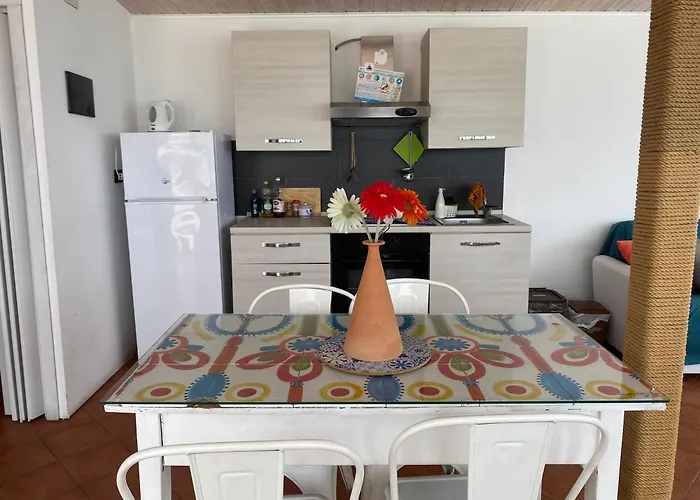 Con Terrazzo Sul Mare Teocle *